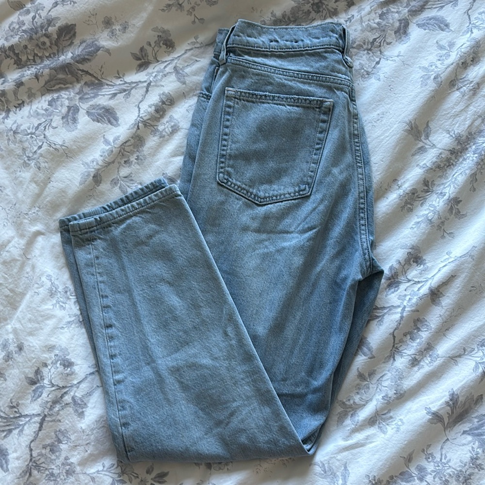 Gap “mom jeans”